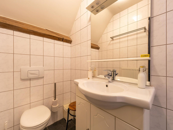 Bathroom 4, Comfortable Group Home With Large Garden, West-Vlaanderen