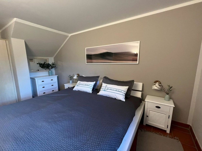 Room 2, Comfortplus Apartment With Terrace, Vorpommern-Rügen