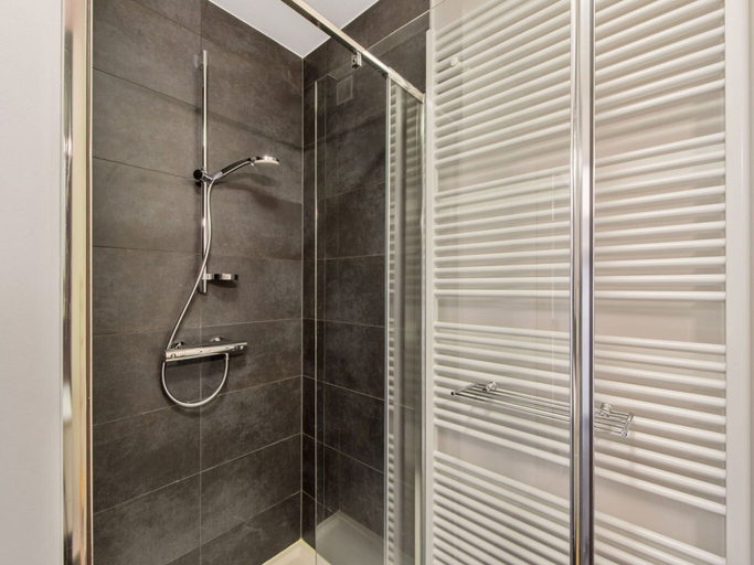 Bathroom 3, Apartment on Zeedijk With Sea View, West-Vlaanderen
