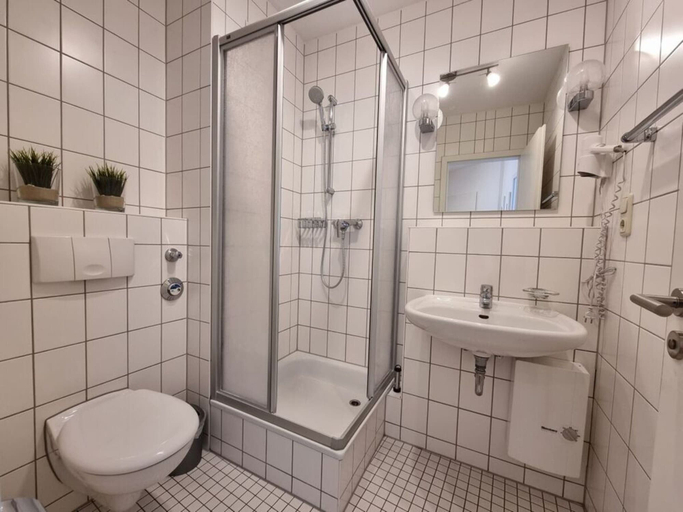 Bathroom 2, In the Villa Granitz, Vorpommern-Rügen