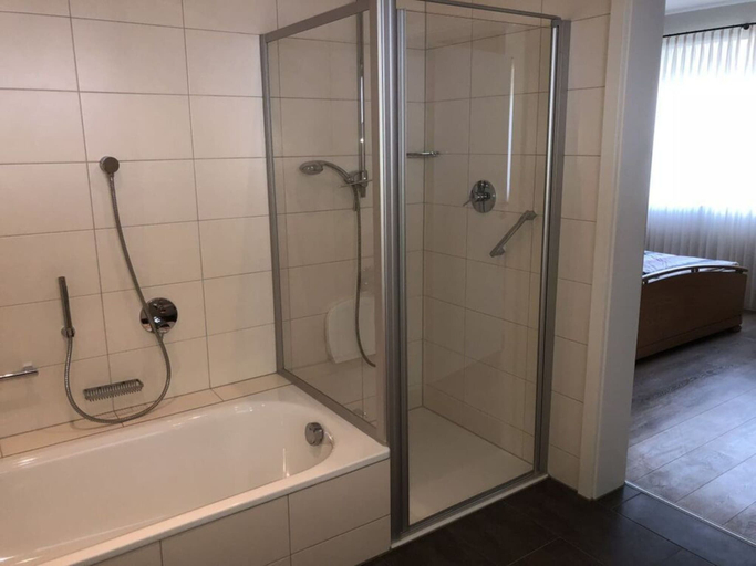 Bathroom 5, Holiday Apartment \"dilborner Benden\", Viersen