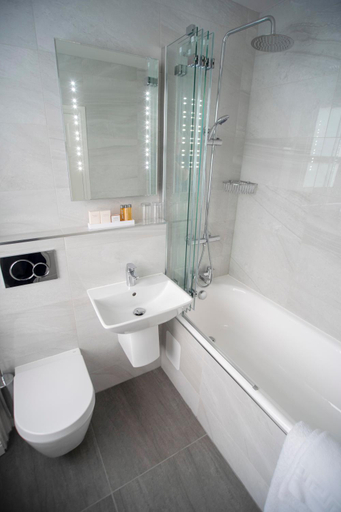 Bathroom 2, Cubley Hall, Barnsley