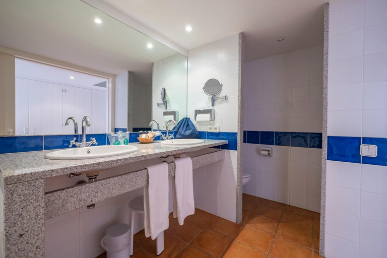 Bathroom 4, Hotel Calina, Girona