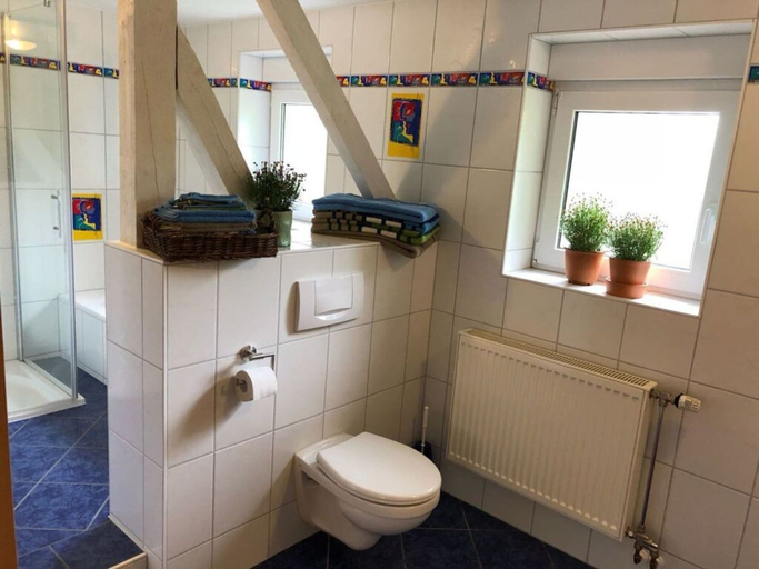Bathroom 3, Holiday Apartment Holidays in the Forest, Rastatt