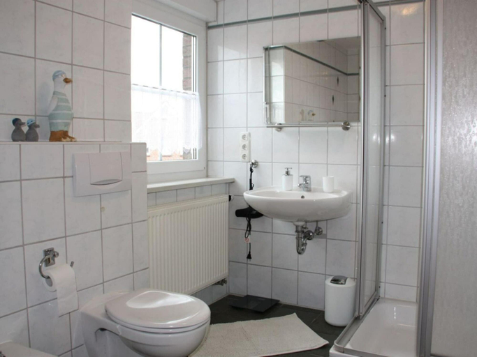 Bathroom 5, Holiday Home Family and dog, Wittmund