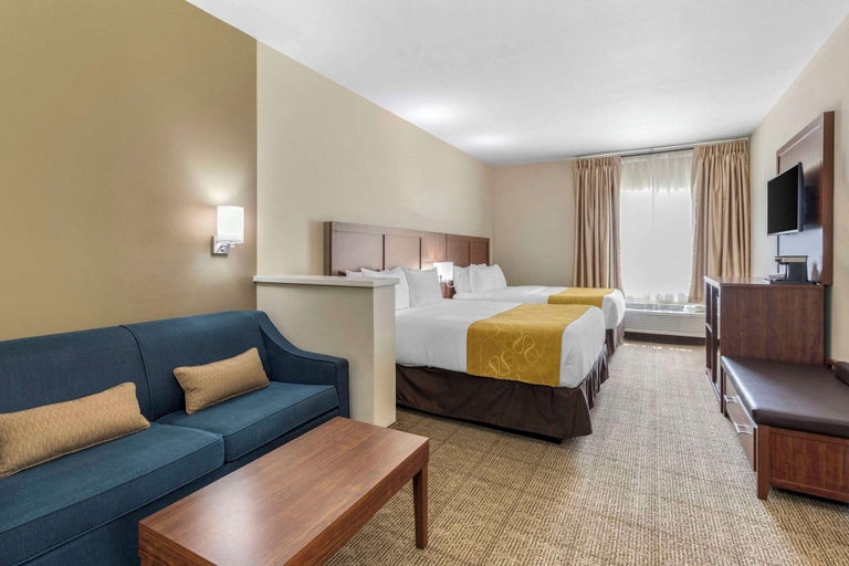 Bedroom 4, Comfort Suites Tulare Sequoia Gateway, Tulare