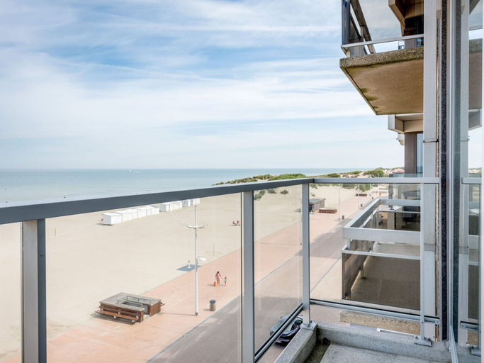 Others 4, Apartment in Koksijde With Sea View, West-Vlaanderen