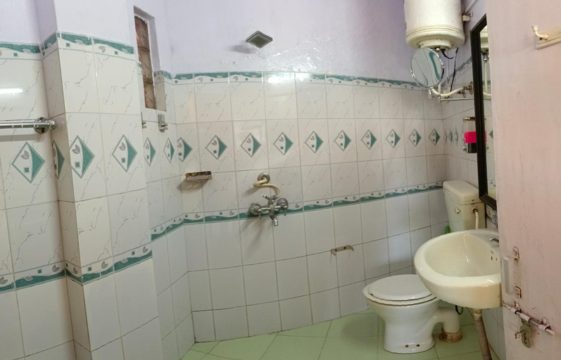 Bathroom 4, Mcleodganj Bed & Breakfast, Kangra