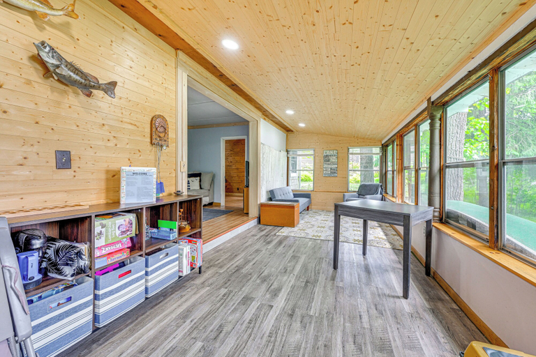 Others 5, Lakefront Cabin w/ Fire Pit, Dock, & Boat Rental, Eau Claire