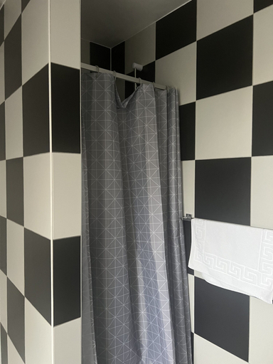 Bathroom 4, Station Hotel, Norfolk
