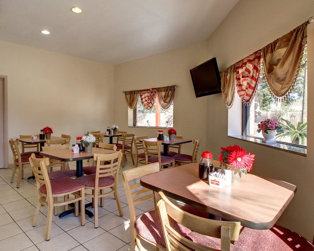 Food & Drinks 5, Econo Lodge Biloxi Beach North, Harrison