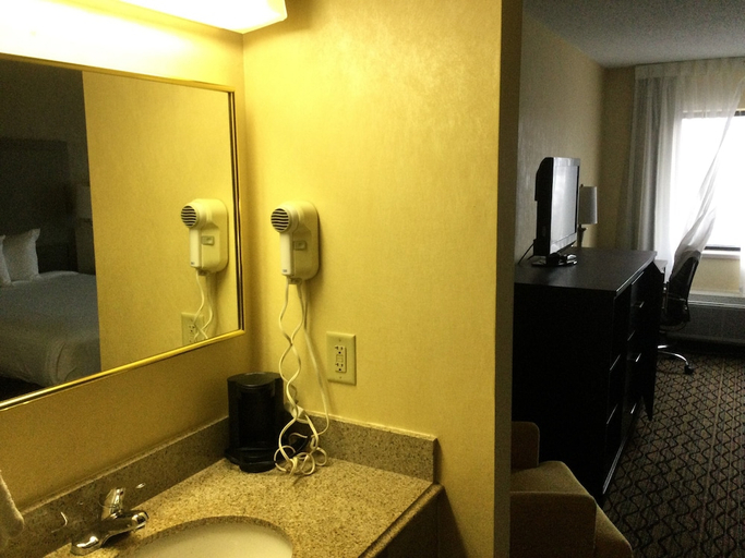 Bathroom 3, Baymont by Wyndham Bridgeport/Frankenmuth, Saginaw