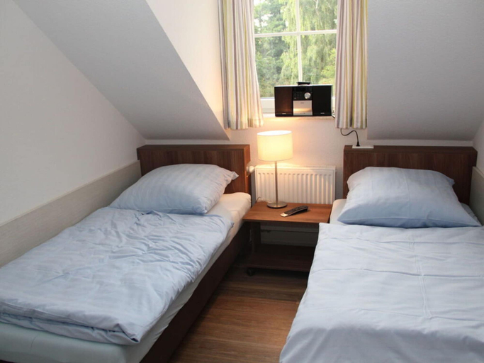 Room 4, 7 Robbenplate Modern Retreat, Wesermarsch