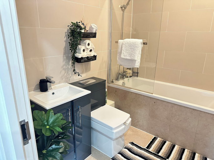 Bathroom 4, Goodrich Mews Apartment in Dudley, Dudley