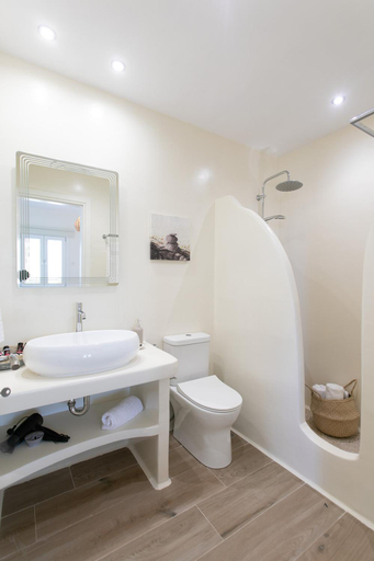 Bathroom 2, MNP Apartments, South Aegean
