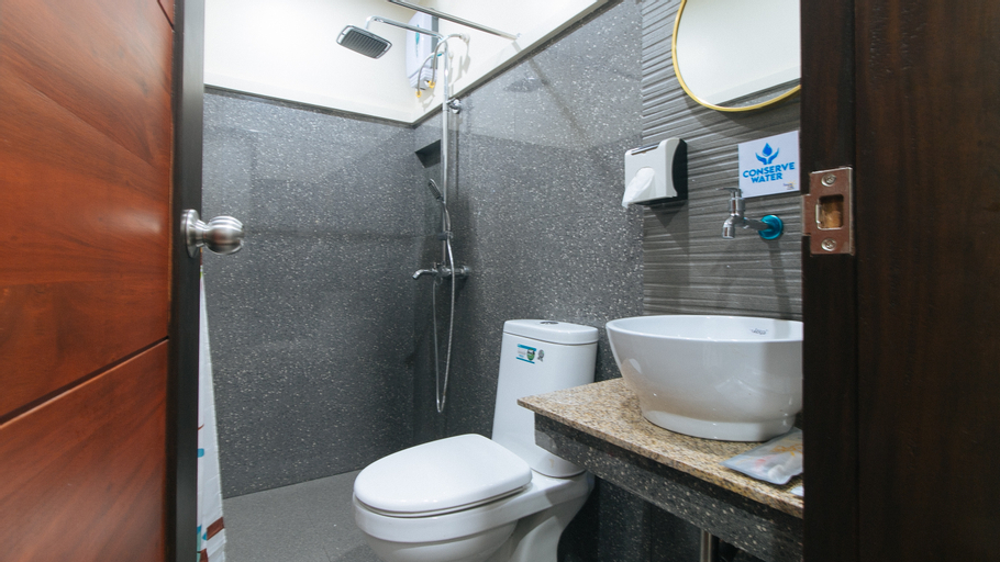 Bathroom 14