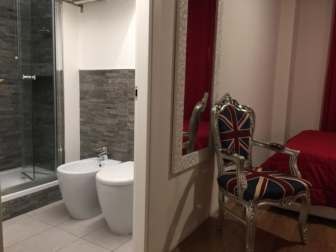 Bathroom 5, Rigoletto Rental Rooms, Verona