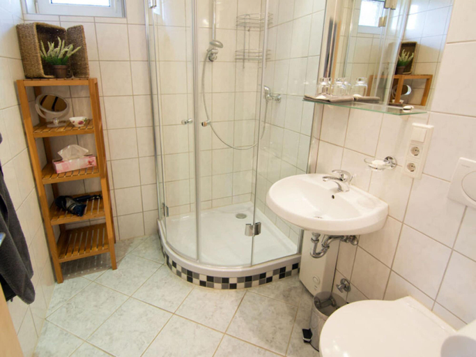 Bathroom, Amazing Apartment in Hage, Aurich