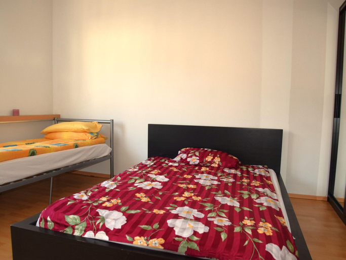 Bedroom 5, Cosy Apartment in Oberhausen With Balcony, Oberhausen