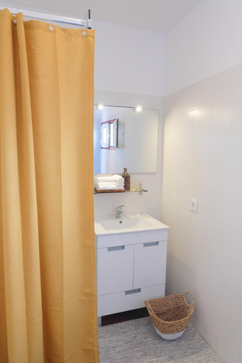 Bathroom 2, Maria Tereza Sea Villa, Almada