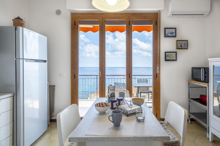 Appartamento Bouganville, Imperia