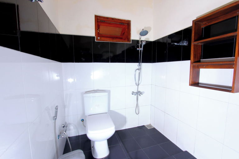 Bathroom 3, Blue Ribbon Homestay, Ella