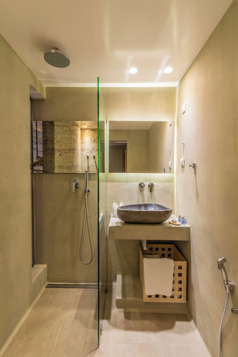 Bathroom 5, Rochari, South Aegean
