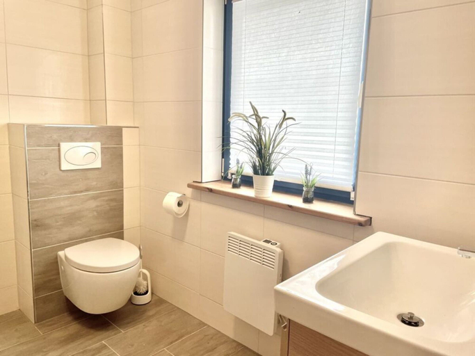 Bathroom 3, Heart of a Modern Retreat, Harz