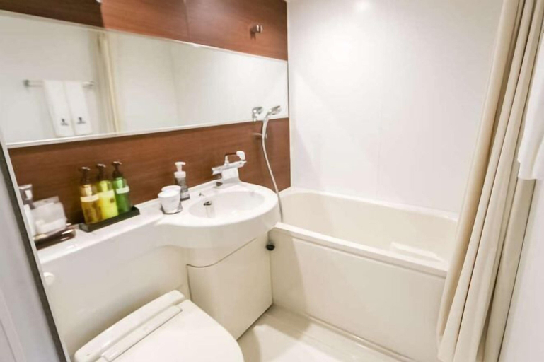Bathroom 8
