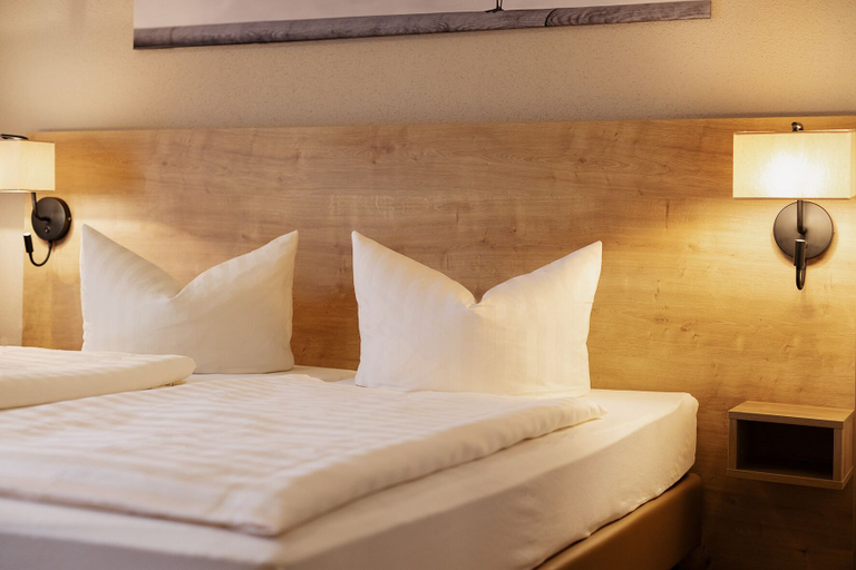 Bedroom 5, Hotel Ahornhof, Regen