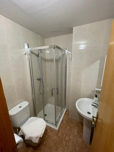 Bathroom 3, Hostal La Rurala Estopanya, Huesca