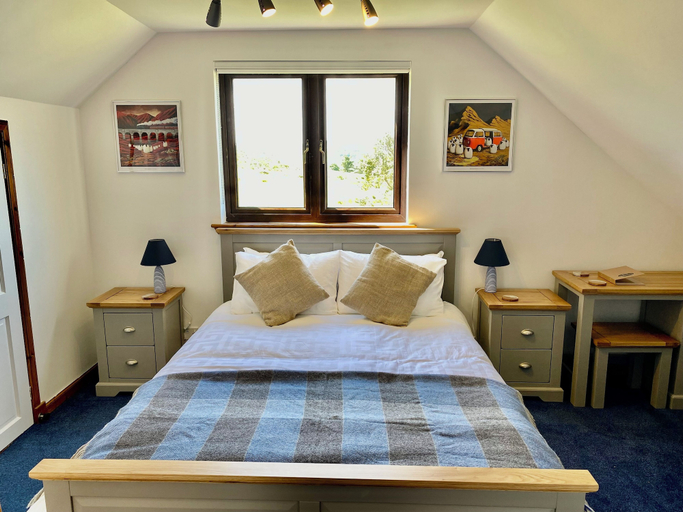 Bedroom 2, Cleadail Guest House, Highland