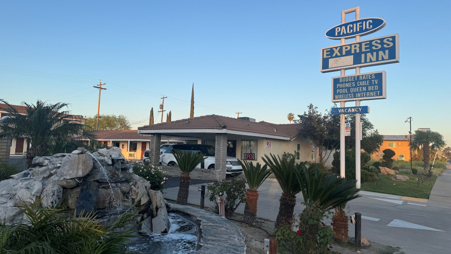 Exterior & Views 1, PACIFIC EXPRESS INN, Merced