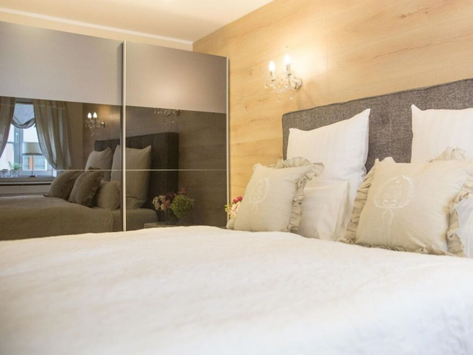 Bedroom 5, Sky Lodge Holiday Apartment, Harz