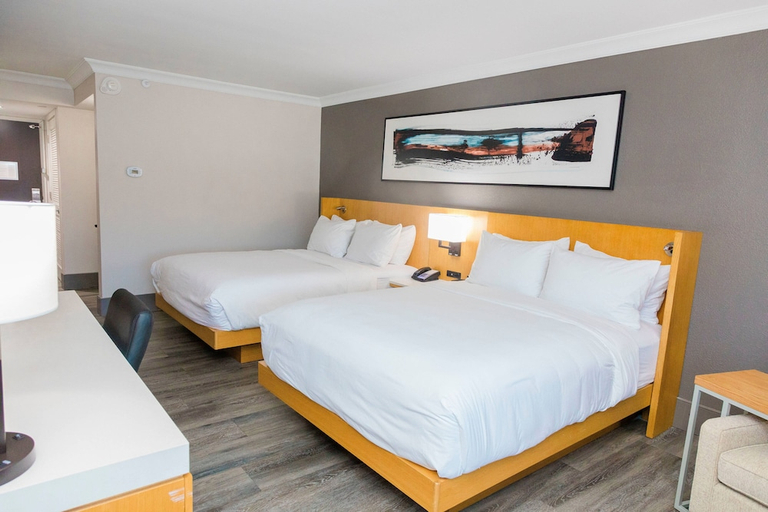 Bedroom 2, Delta Hotels Columbia Northeast, Richland