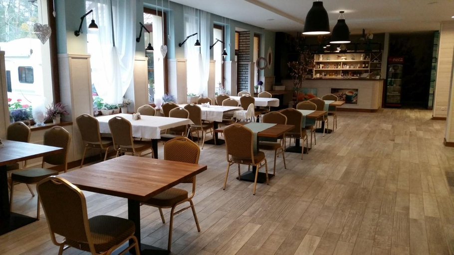 Food & Drinks 4, OW Krakus I - pokoje i domki, Nowy Dwór Gdański