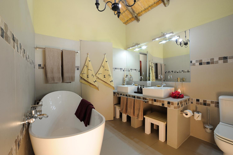 Bathroom 4, Frans Indongo Lodge, Omatako
