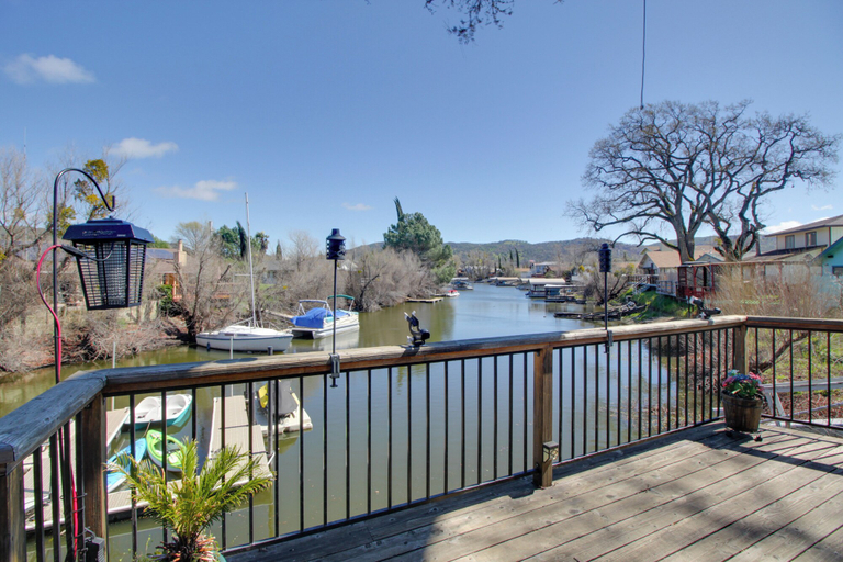 Others 5, Clearlake Oaks Home w/ Game Room, Dock & Deck, Lake