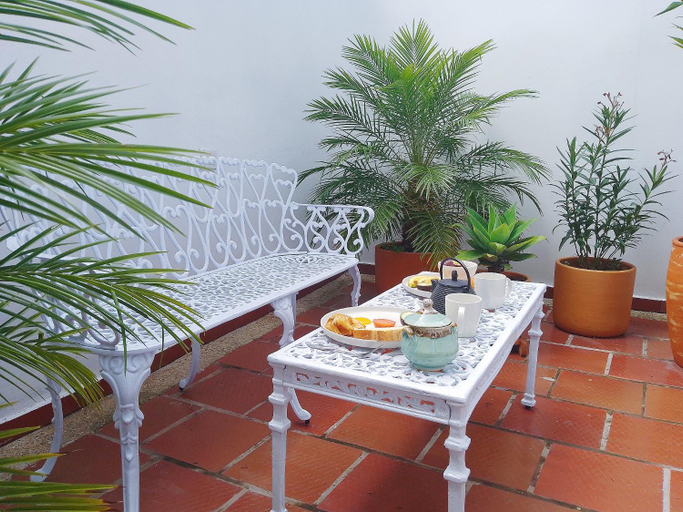 Others 4, Casita de Piedra, Santafé de Bogotá