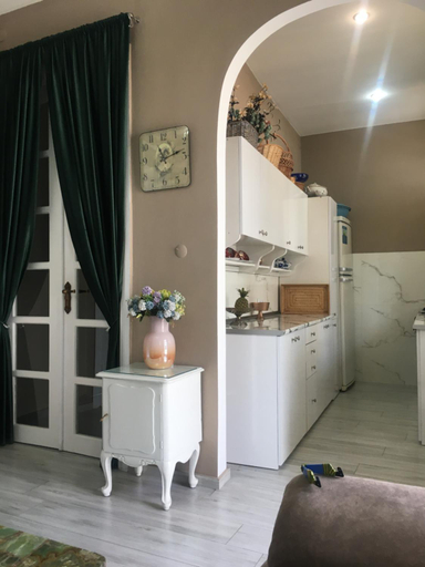 4, Eka Guest House, Batumi