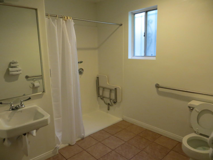 Bathroom 4, Jet Inn, Los Angeles