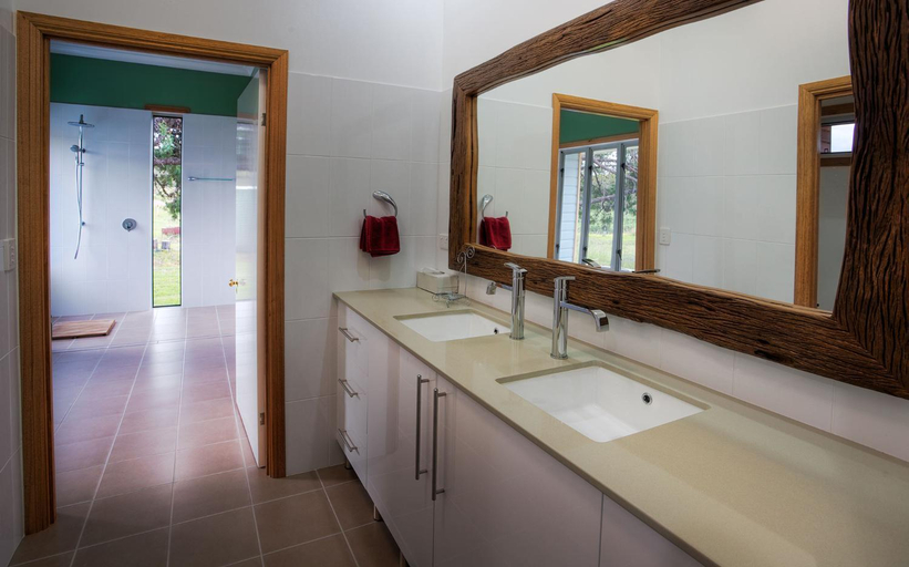 Bathroom, Severn-dipity, Stanthorpe