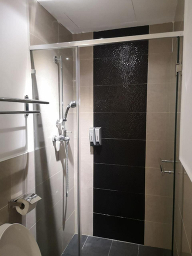 Shower 4, Imperial Suites @Bangsar by Plush, Kuala Lumpur