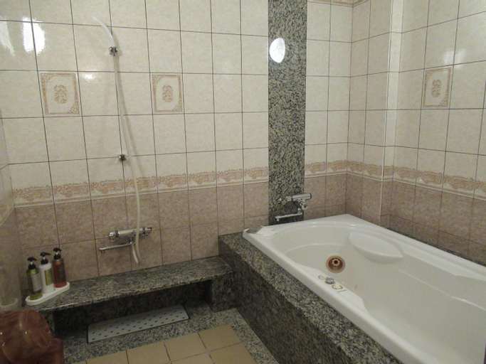 Bathroom 7