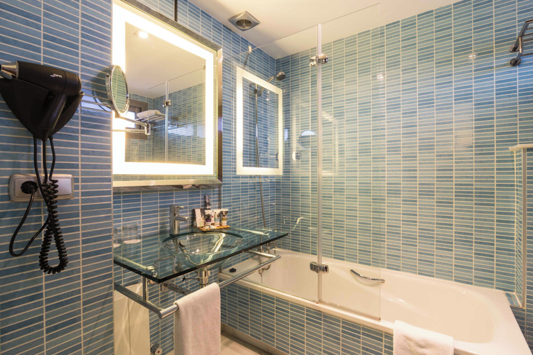 Bathroom 4, Suittes Hotel, Cádiz