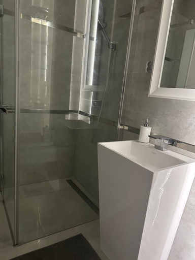 Bathroom 13