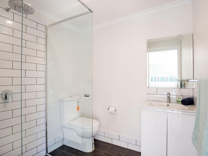 Bathroom 4