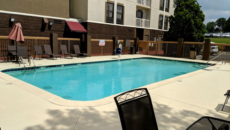 Sport & Beauty, Comfort Suites University - Research Park, Mecklenburg