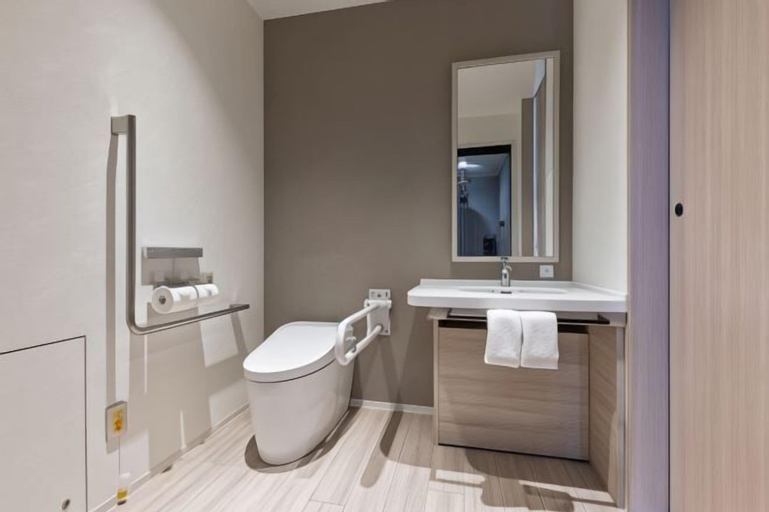 Bathroom 23