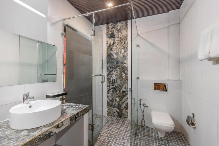 Bathroom 3, Maple Resort Chail, Solan